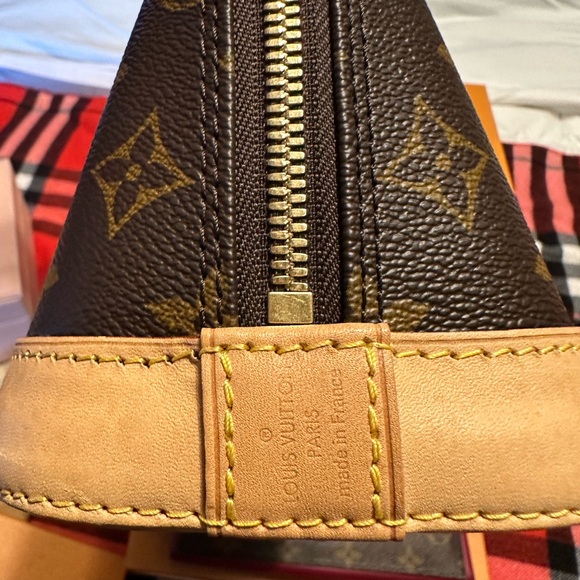 Authentic Louis Vuitton Alma BB in Monogram Microchip - Picture 9 of 14